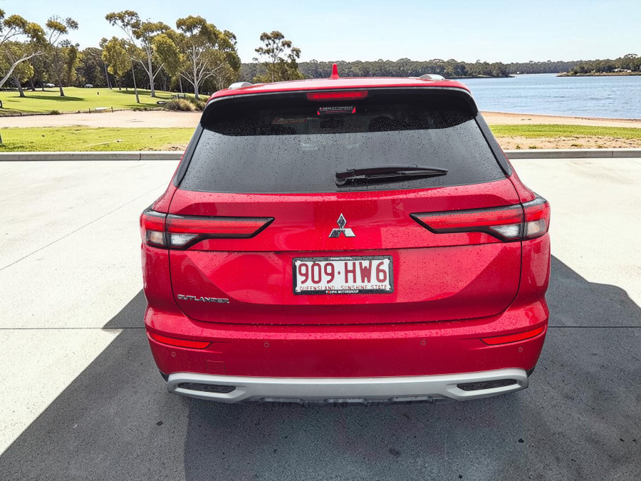 2023 Mitsubishi Outlander ZM LS SUV Image 5