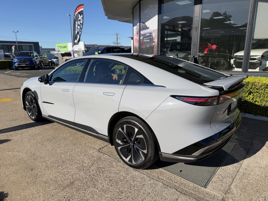 2026 Mazda 6e  E35 Atenza Hatch Image 3