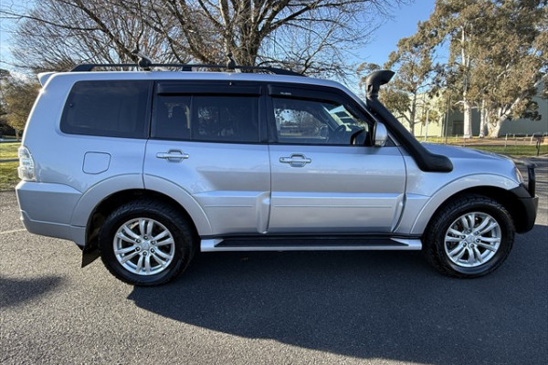 2013 MY14 Mitsubishi Pajero NW VR-X SUV Image 2