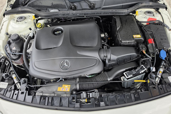2016 Mercedes-Benz GLA-Class X156 GLA180 SUV Image 36