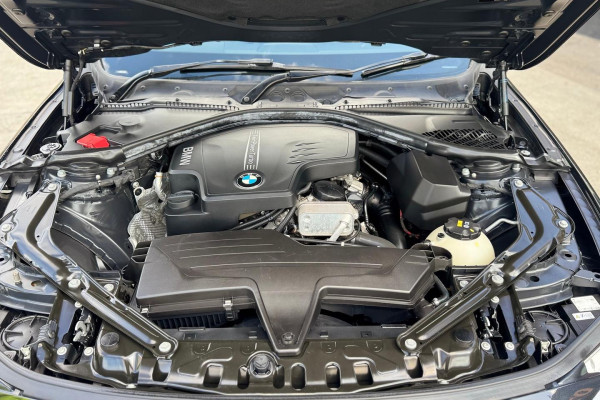 2014 BMW 4 Series F33 420i M Sport Convertible Image 25