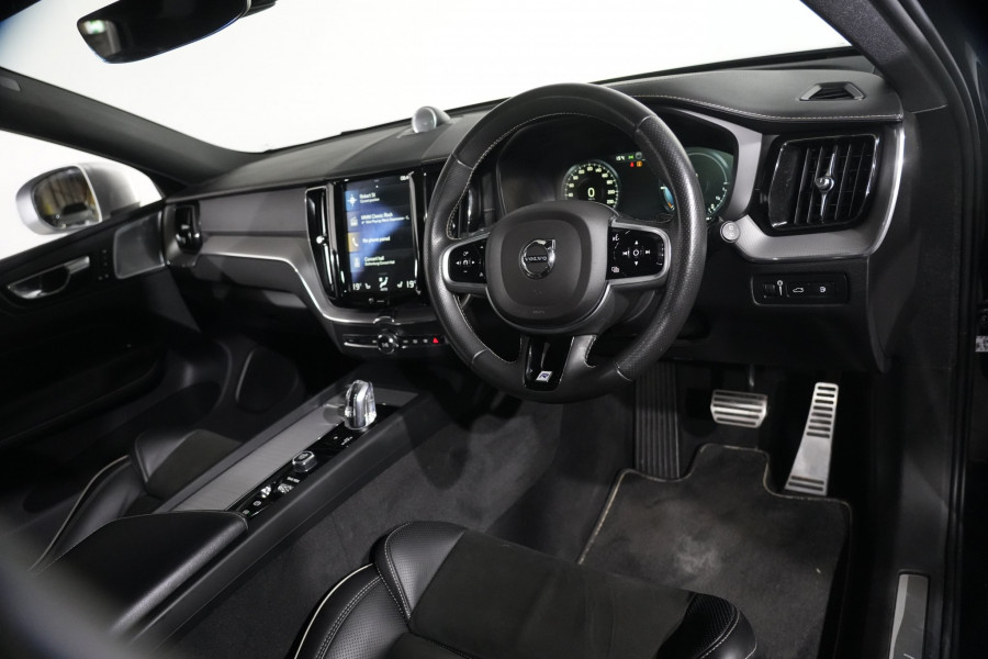 2018 Volvo XC60 UZ T8 R-Design SUV