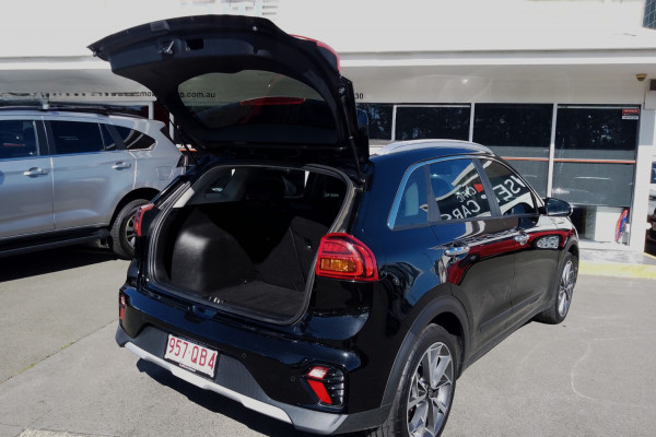 2021 Kia Niro DE Hybrid Sport SUV Image 15