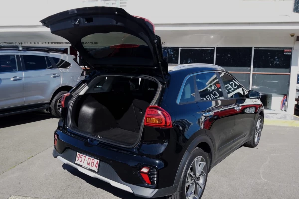 2021 Kia Niro DE Hybrid Sport SUV Image 15