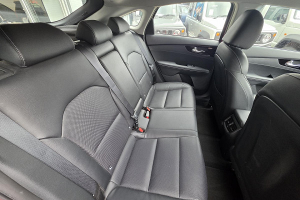 2020 MY1  Kia Cerato BD Sport+ Hatch Image 9
