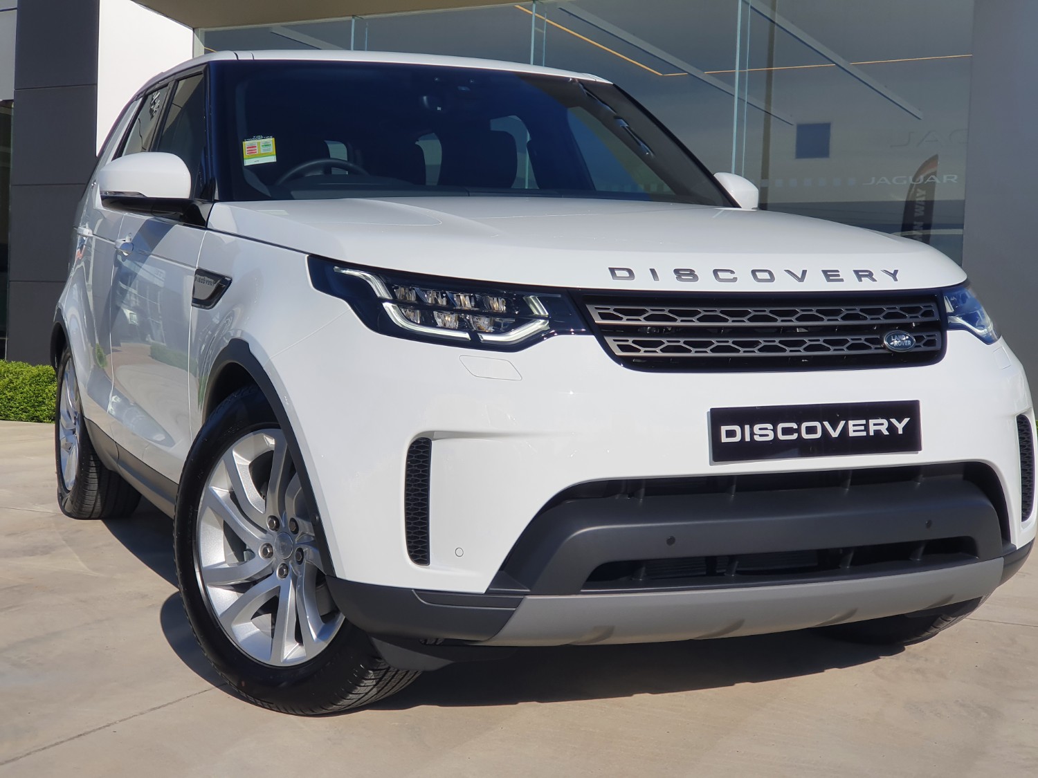 2020 Land Rover Discovery 4 DI Wagon Image 9