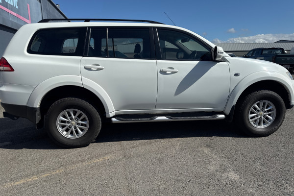 2015 MY14 Mitsubishi Challenger PC Wagon Image 6