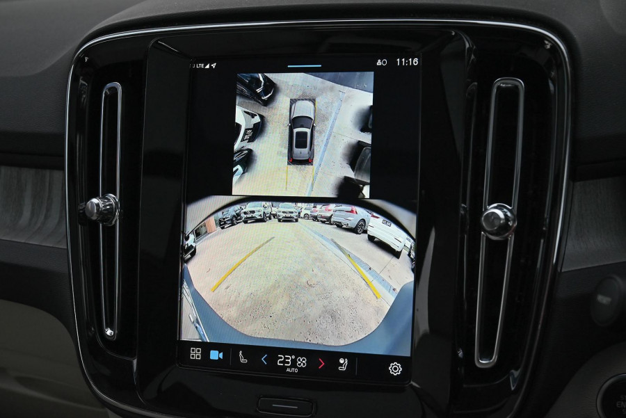 2024 MY25 Volvo XC40 XZ Ultra B4 Bright SUV Image 7