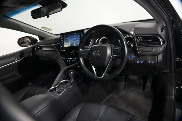 2021 Toyota Camry SX Hybrid Sedan Image 12