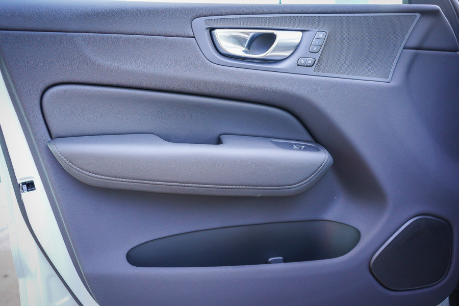  MY25 Volvo XC60 UZ Plus B5 SUV Image 29