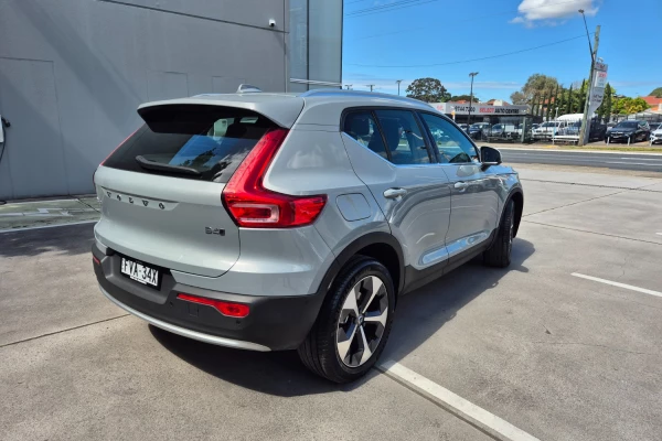 2025 MY26 Volvo XC40 XZ Ultra B4 Bright SUV Image 4