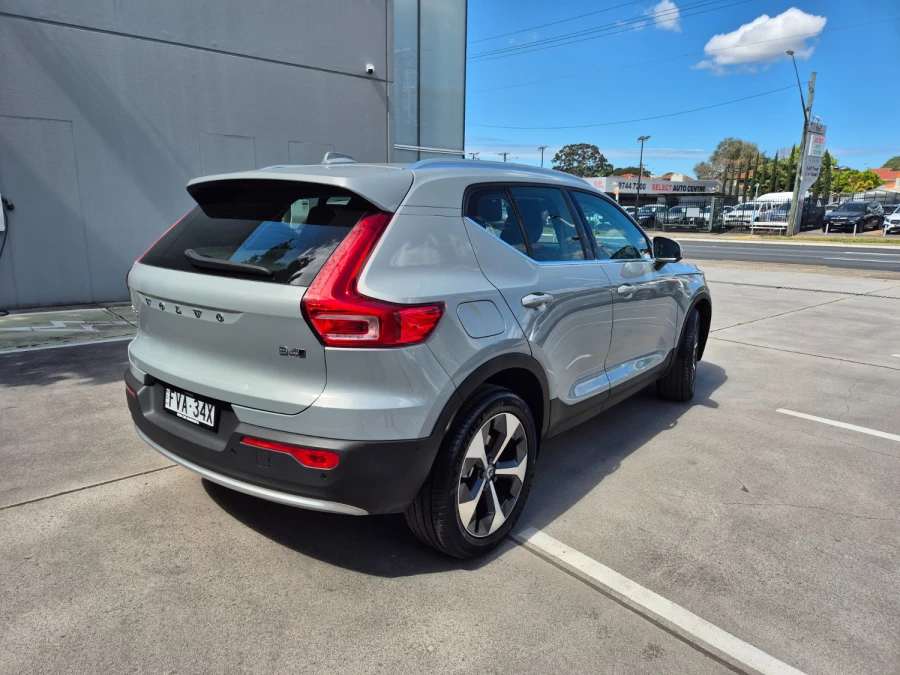 2025 MY26 Volvo XC40 XZ Ultra B4 Bright SUV Image 4