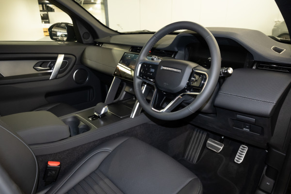 2026 Land Rover Discovery Sport L550 P250 Landmark SUV image 7