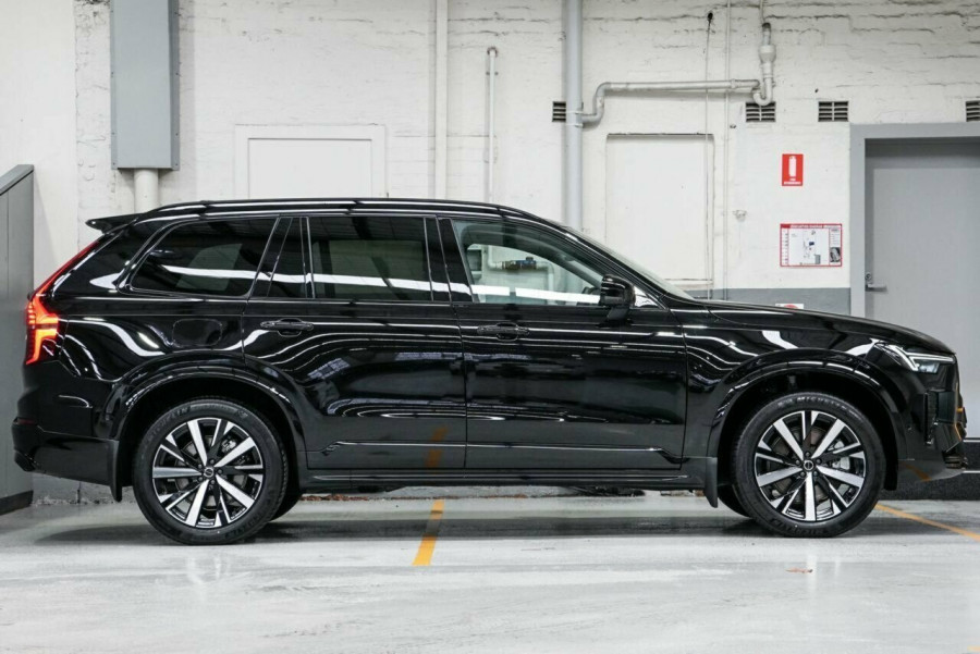 2025 MY26 Volvo XC90 L Series Ultra B5 Dark SUV Image 16