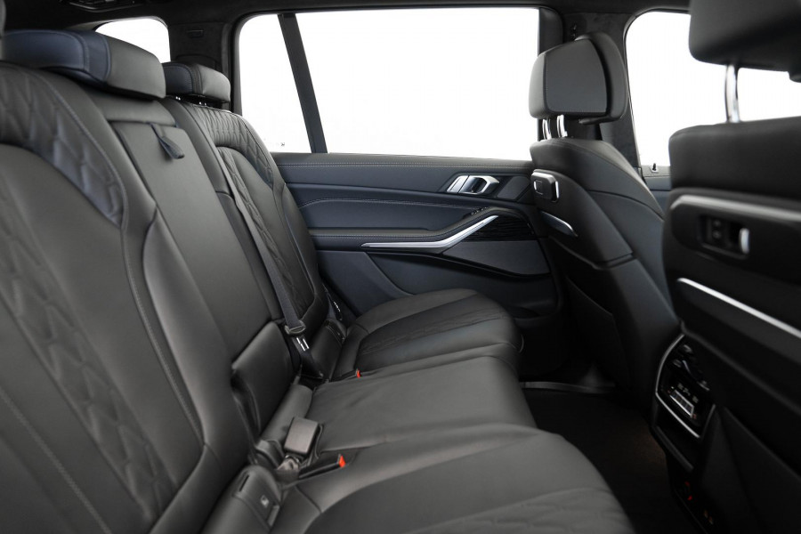 2025 BMW X7 G07 LCI xDrive40i M Sport SUV