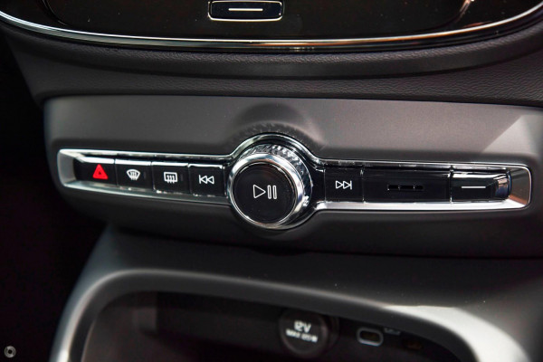 2025 MY26 Volvo XC40 XZ Plus B4 SUV Image 15