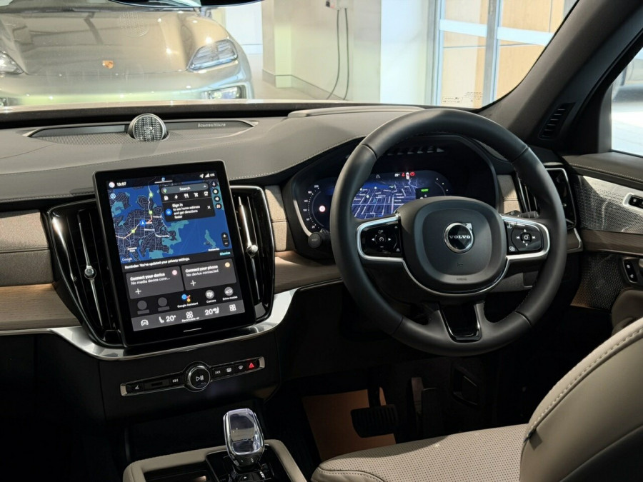 2026 Volvo XC90 L Series Ultra T8 Plug-in Hybrid Dark SUV Image 18