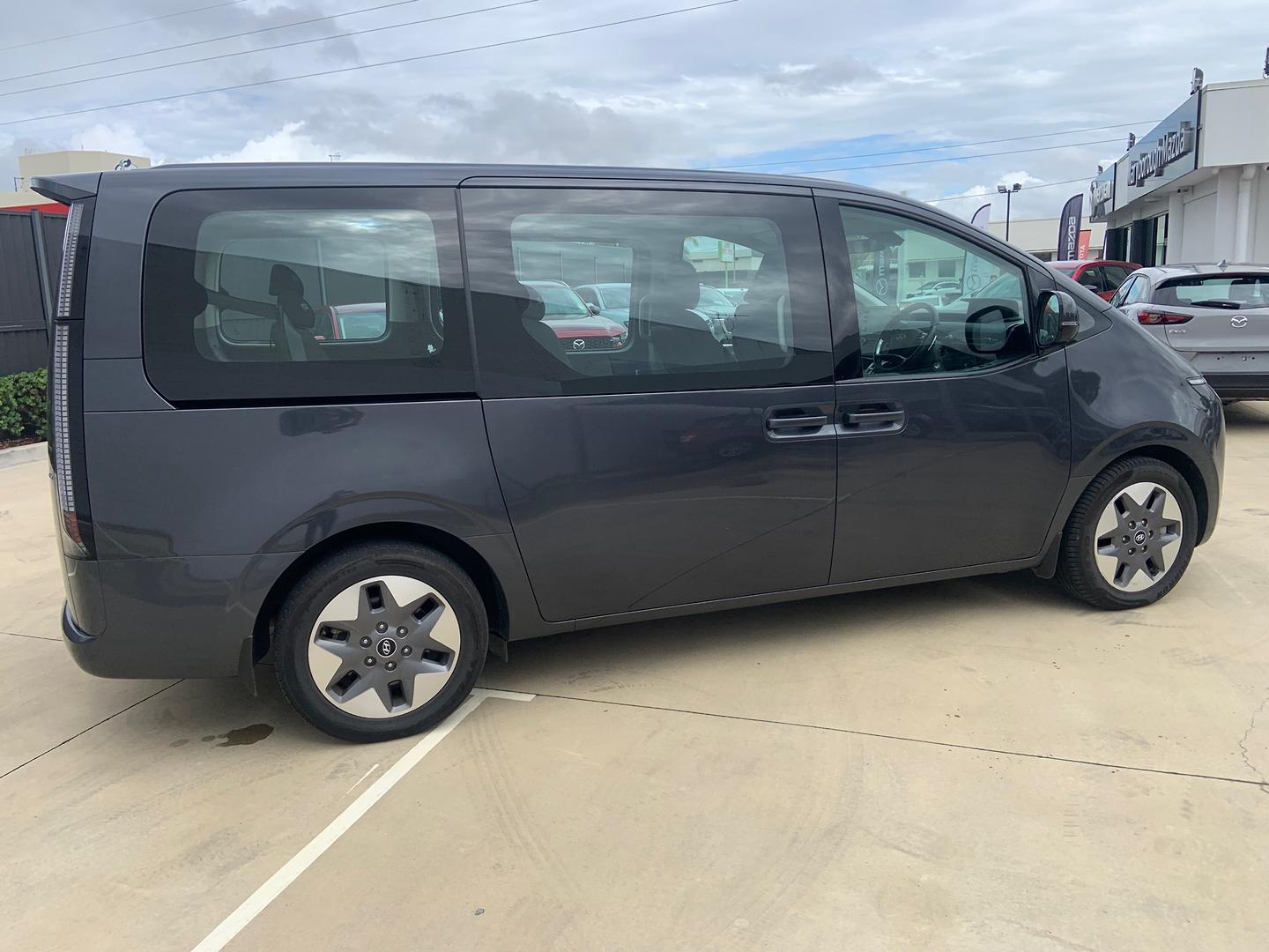 2022 MY23 Hyundai Staria US4.V2  People Mover Image 9