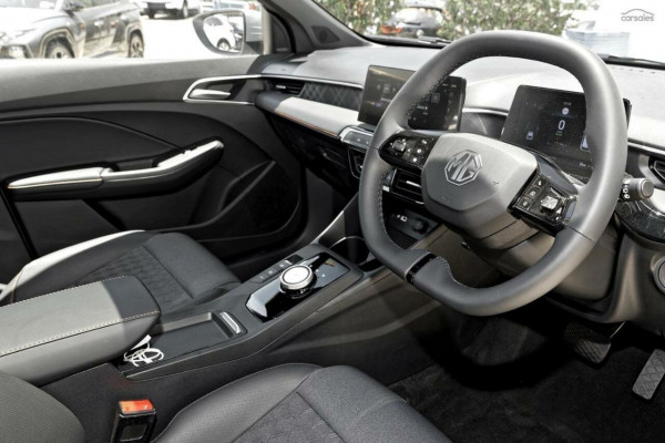 2025 MY25.5 MG MG3 ZP22 Essence Hybrid+ Hatch Image 6