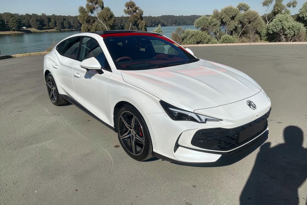 2025 MG MG7 MG7DCTESSE Essence Hatch Image 1