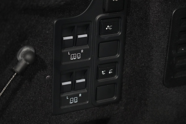 2021 Land Rover Discovery Series 5 P360 R-Dynamic HSE SUV Image 40
