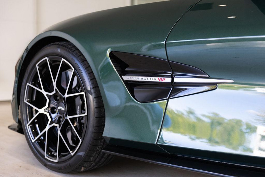 2026 Aston Martin Vanquish   Coupe Image 35