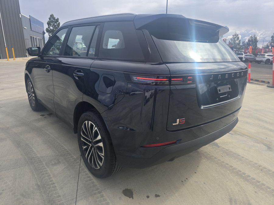 2026 Jaecoo J5  Summit SUV Image 5