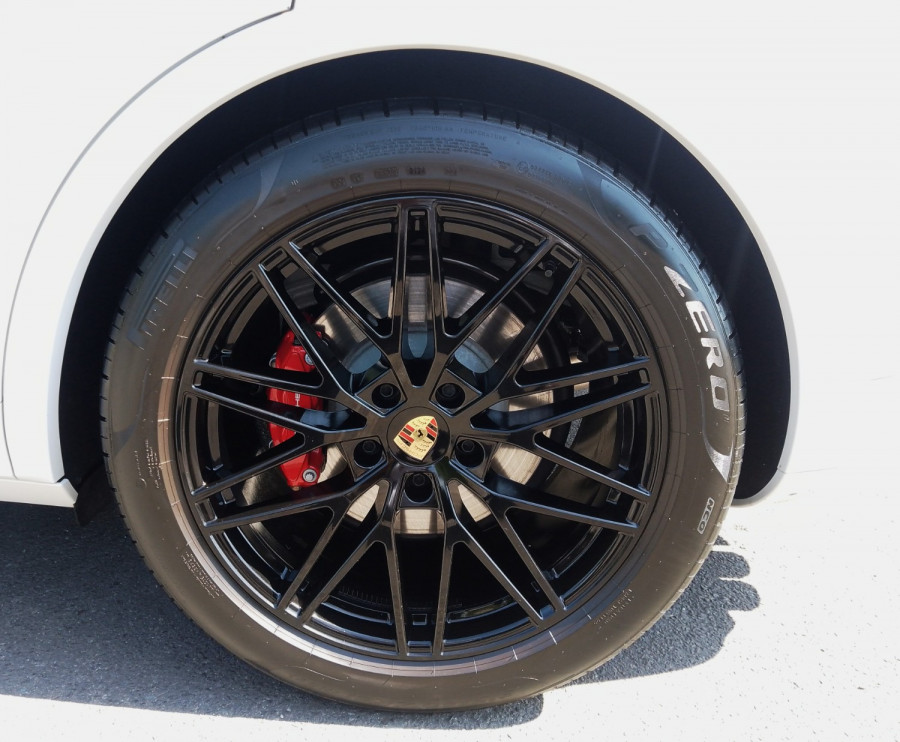 2024 Porsche Cayenne 9YA II GTS SUV Image 15