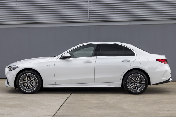 2025 Mercedes-Benz C-Class W206 C350 e Sedan image 6