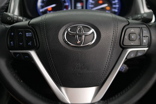 2017 Toyota Kluger Grande 11 of 26