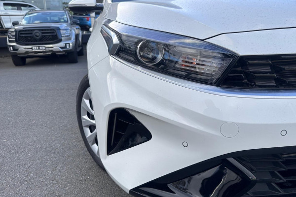 2024 Kia Cerato BD S Hatch Image 2