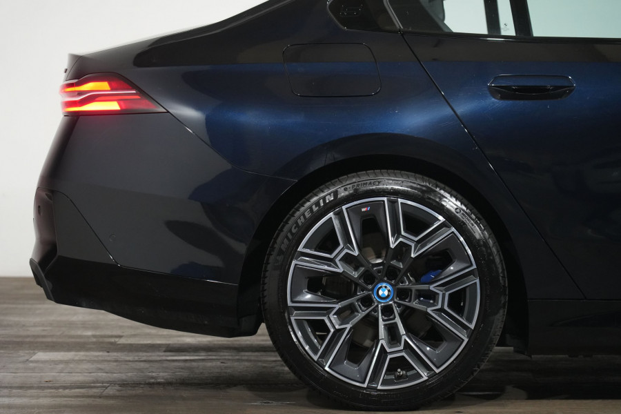 2025 BMW i5 eDrive40 M Sport Sedan