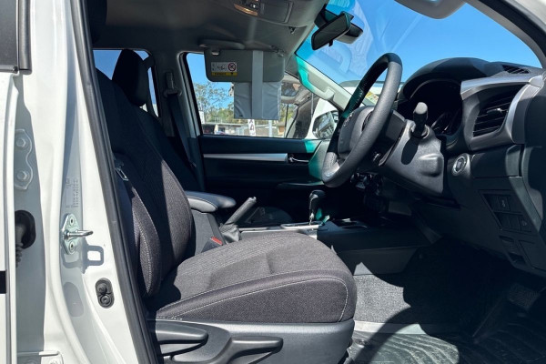 2023 Toyota HiLux GUN126R SR5 Cab Chassis Image 6