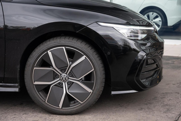 2025 MY26 Volkswagen Golf 8.5 110TSI R-Line Hatch Image 22
