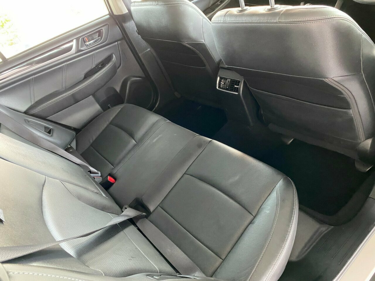 2017 Subaru Outback 2.5i - Premium SUV Image 15