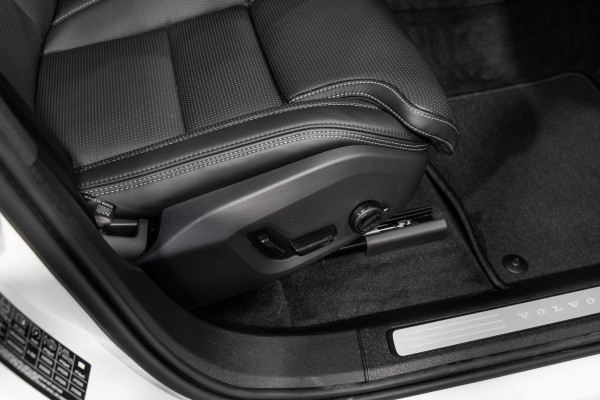 2026 Volvo XC60 UZ B5 AWD Ultra Dark SUV Image 11