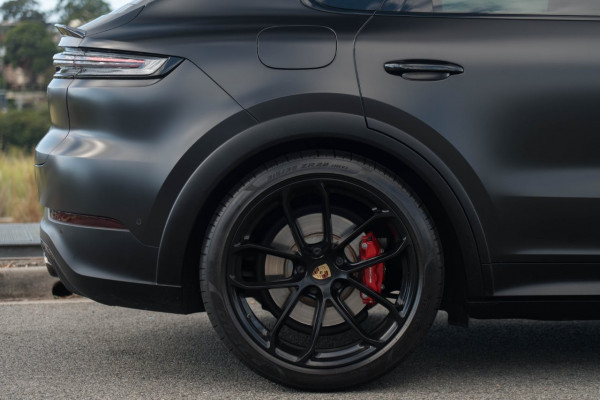 2024 Porsche Cayenne GTS Coupe Image 7