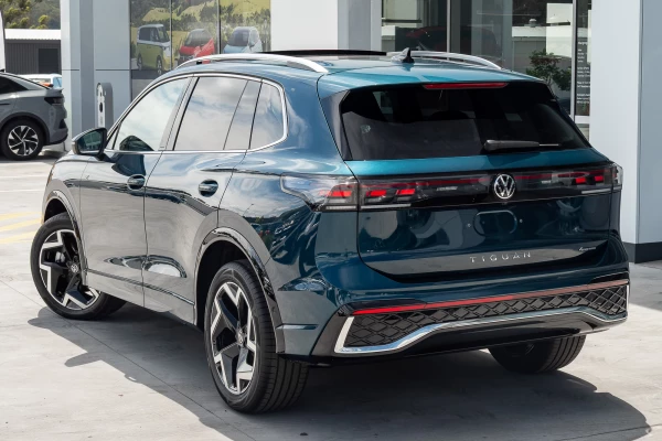 2026 Volkswagen Tiguan CT 150TSI R-Line SUV Image 2