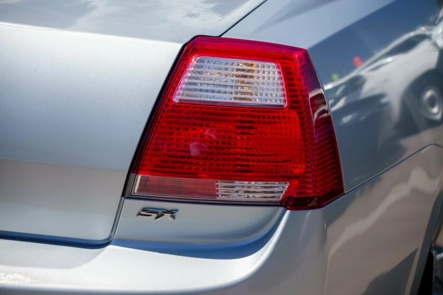 2008 Mitsubishi 380 DB Series III SX Sedan Image 7