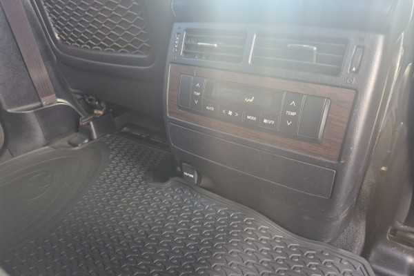2019 Toyota LandCruiser VDJ200R VX SUV Image 28