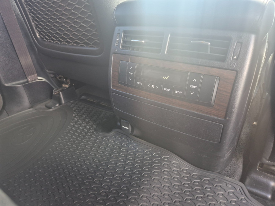 2019 Toyota LandCruiser VDJ200R VX SUV Image 28