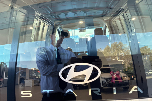 2026 MY27 Hyundai Staria Load US4.V4  Van Image 17