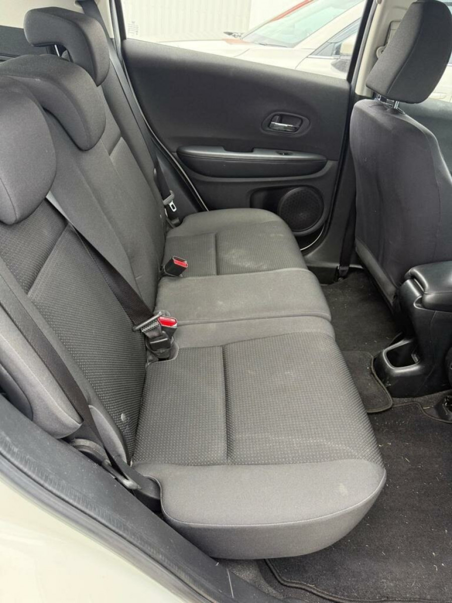 2019 Honda HR-V  VTi SUV Image 8