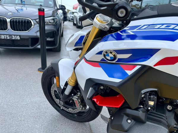 2025 MY26 BMW R 1300 R Performance R 1300 image 18