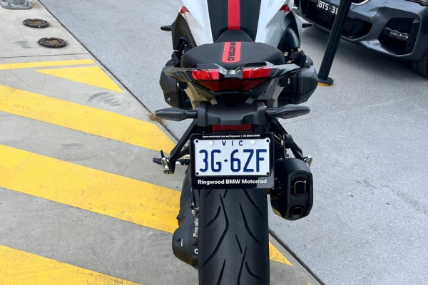 2025 MY26 BMW R 1300 R Performance R 1300