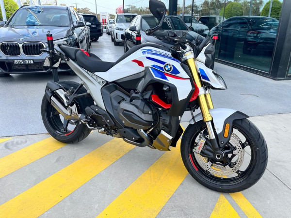 2025 MY26 BMW R 1300 R Performance R 1300 image 2