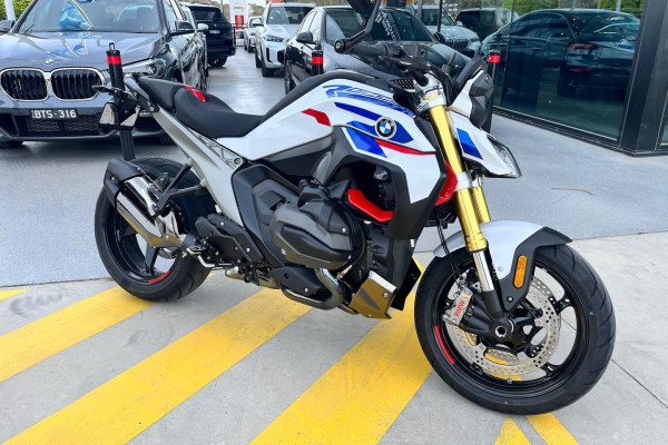 2025 MY26 BMW R 1300 R Performance R 1300