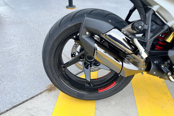 2025 MY26 BMW R 1300 R Performance R 1300