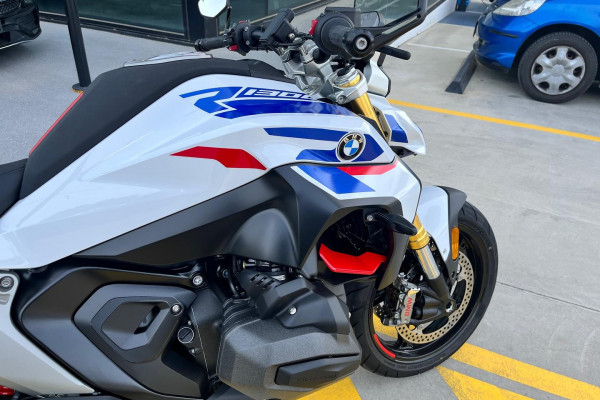2025 MY26 BMW R 1300 R Performance R 1300
