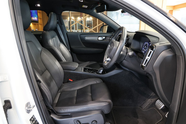 2021 Volvo XC40 XZ T5 R-Design SUV Image 5